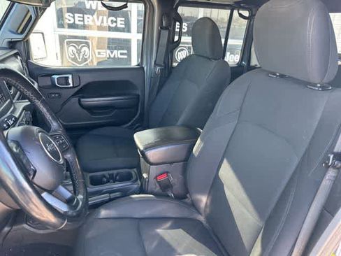 Used 2021 Jeep Gladiator Sport AWD/4WD image 3