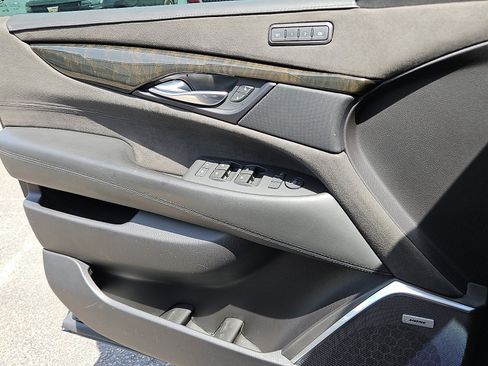 Used 2019 Cadillac Escalade Platinum RWD image 13