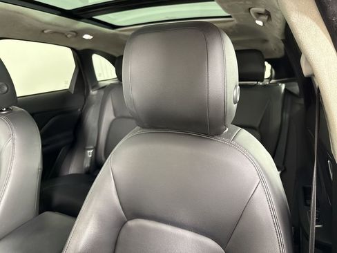Used 2020 Jaguar F-PACE Premium AWD/4WD image 40