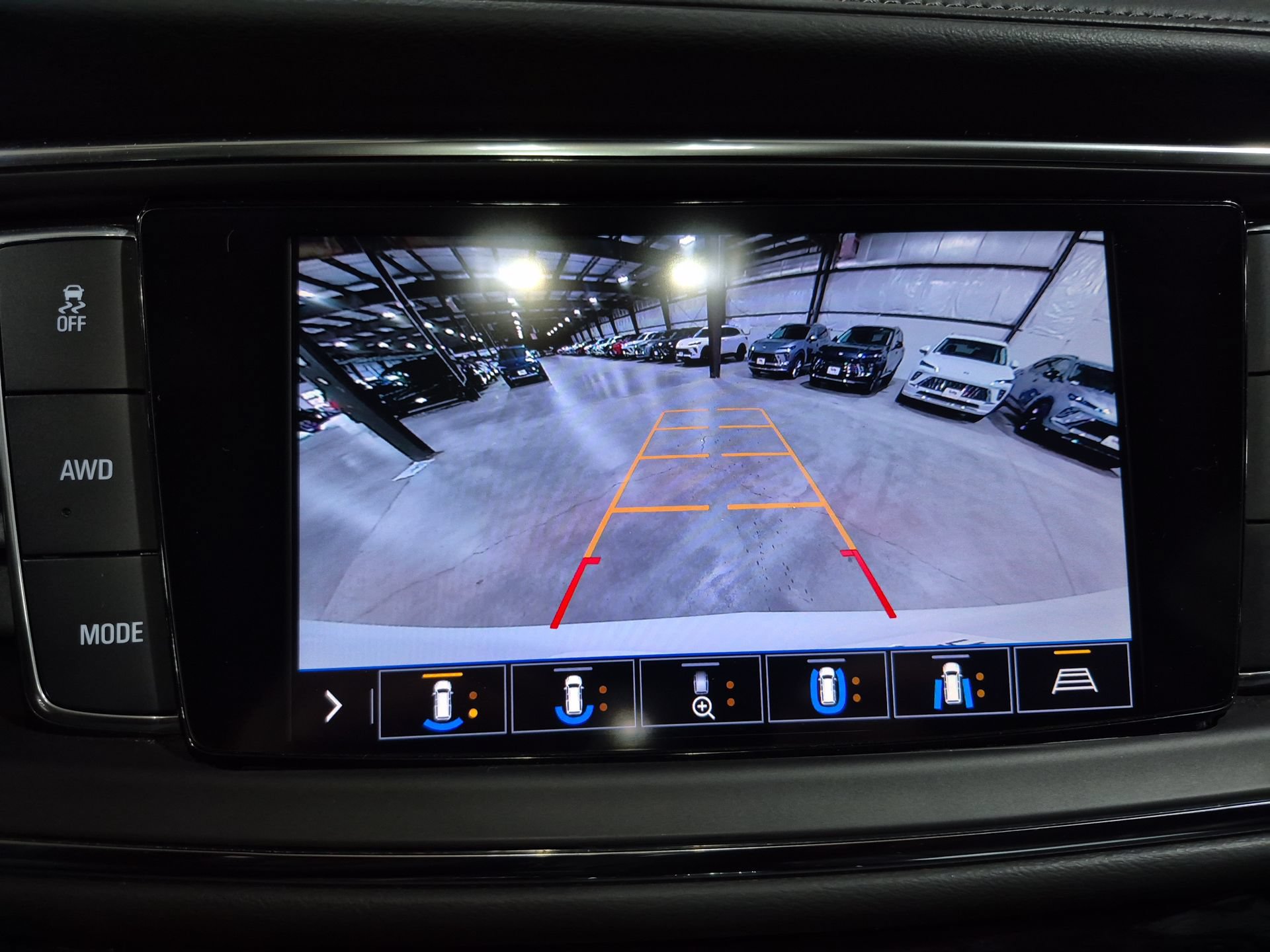 Used 2020 Buick Enclave Avenir w/ Avenir Technology Package AWD/4WD image 16