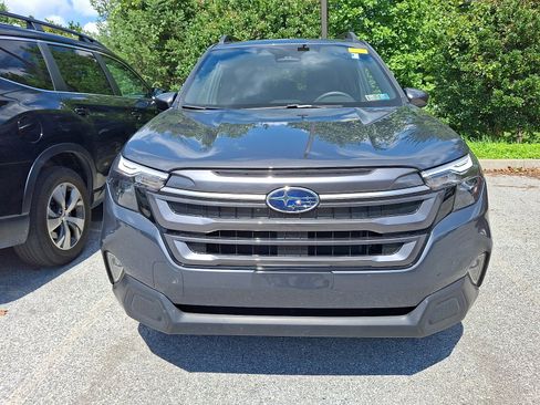 Used 2025 Subaru Forester Premium w/ Convenience Package #1 AWD/4WD image 2