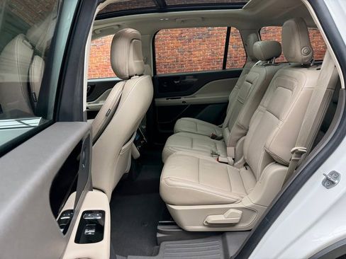 Used 2020 Lincoln Aviator Reserve w/ Equipment Group 201A image 23