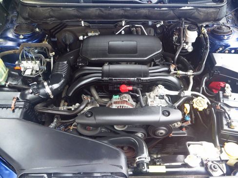 Used 2011 Subaru Legacy 2.5i AWD/4WD image 33
