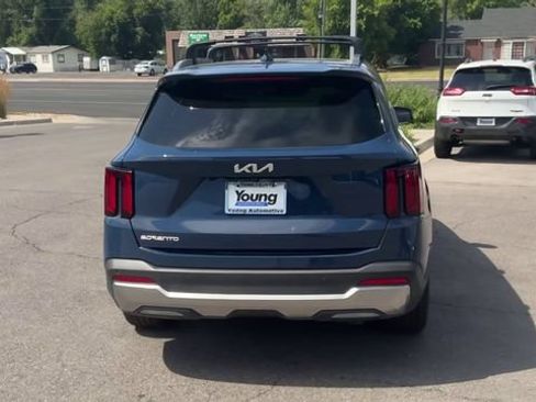 Certified 2025 Kia Sorento SX FWD image 6