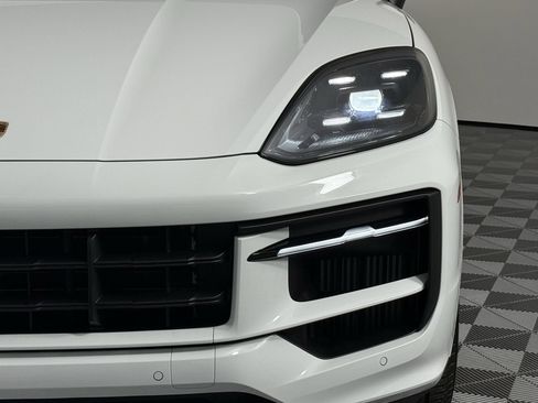 Certified 2026 Porsche Cayenne S AWD/4WD image 12