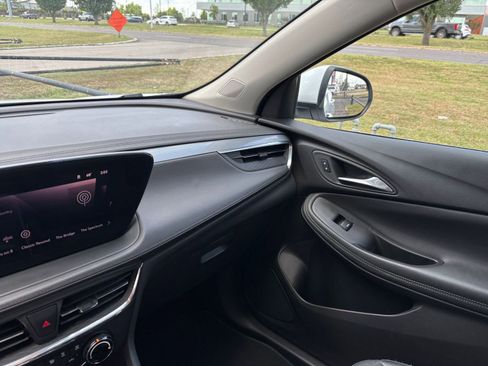 Used 2025 Buick Encore GX Preferred FWD image 34