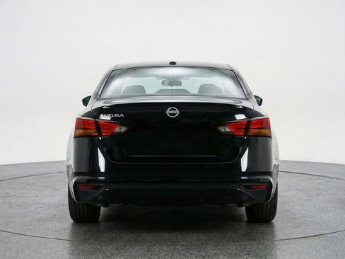 Used 2025 Nissan Altima 2.5 SV FWD image 7