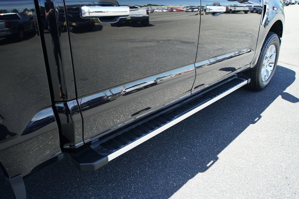 Used 2025 Ford F150 XLT w/ Equipment Group 301A Standard AWD/4WD image 26