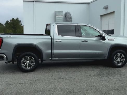 Used 2025 GMC Sierra 1500 SLT AWD/4WD image 9