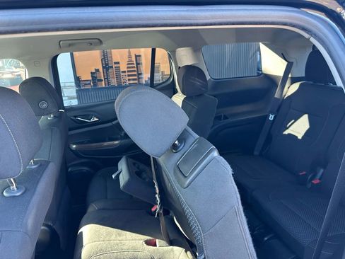 Used 2020 GMC Acadia SLE w/ Driver Convenience Package image 11