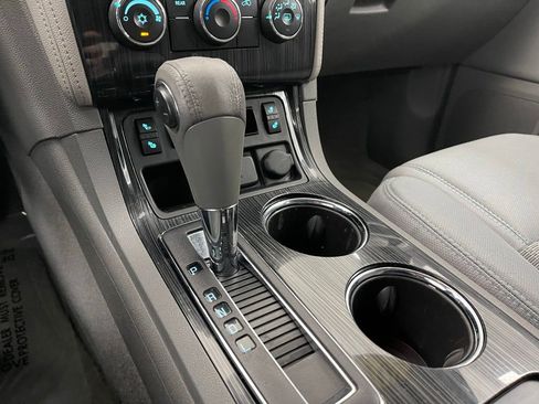 Used 2016 Chevrolet Traverse LT w/ Style and Technology Package FWD image 26