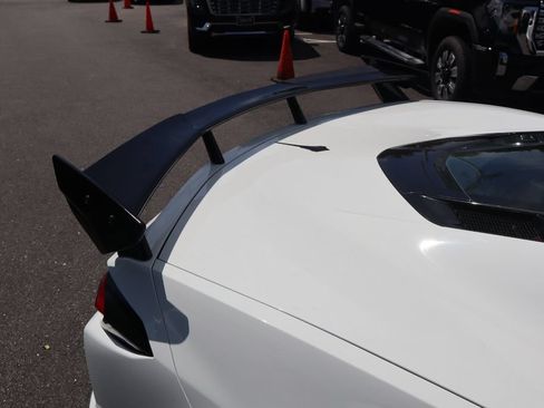 Used 2022 Chevrolet Corvette Stingray Coupe RWD image 12