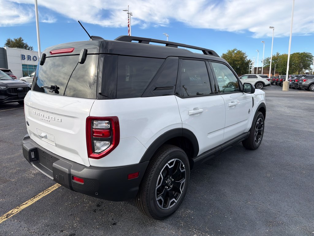 Used 2025 Ford Bronco Sport Outer Banks AWD/4WD image 12