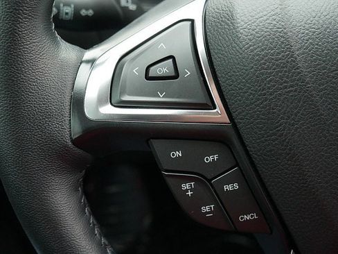 Used 2024 Ford Edge Titanium image 31