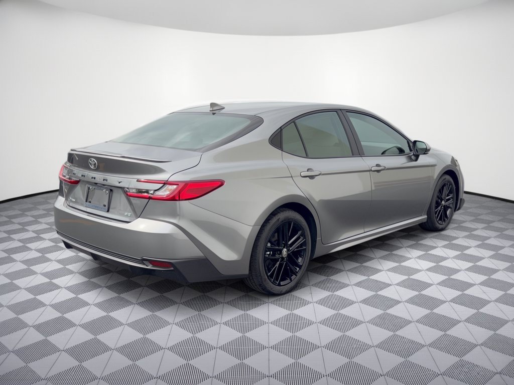 Used 2026 Toyota Camry SE FWD image 9