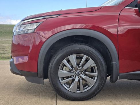 Used 2022 Nissan Pathfinder SV image 13