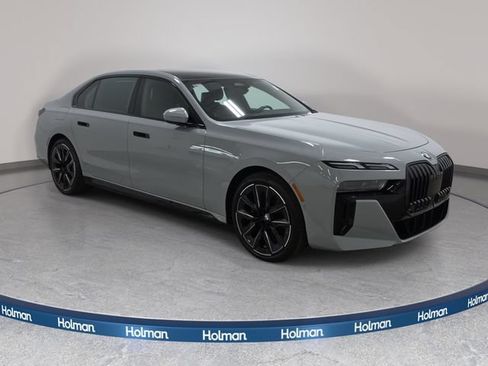 Certified 2023 BMW 760i xDrive w/ Luxury Rear Seating Package AWD/4WD image 3