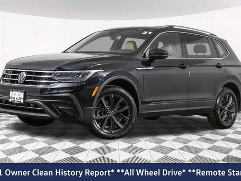 Used 2024 Volkswagen Tiguan SE image 2