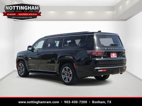 Used 2024 Jeep Wagoneer L Series II w/ Flexible Seating Group AWD/4WD image 6