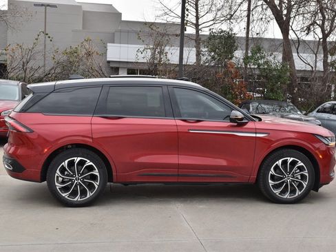 New 2026 Lincoln Nautilus Reserve image 5