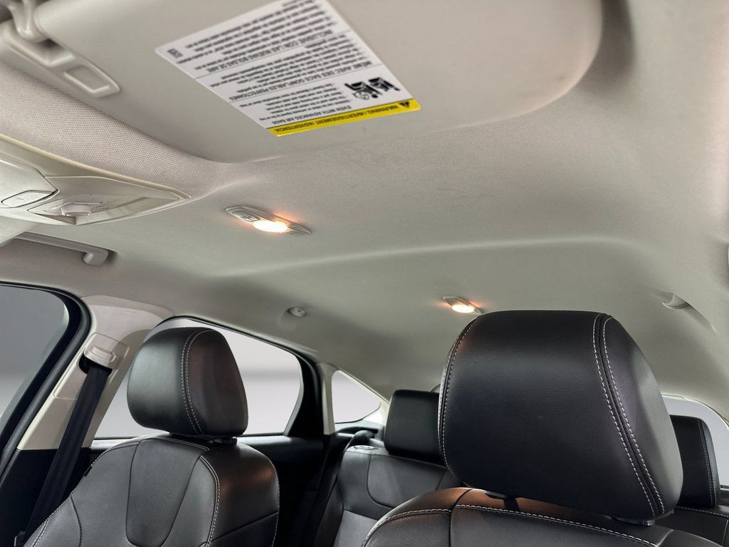 Used 2014 Ford Focus SE w/ Equipment Group 201A FWD image 17