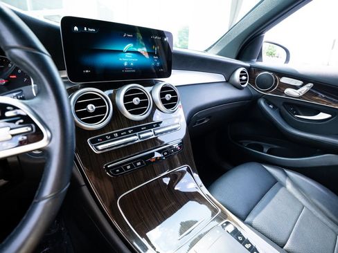 Used 2021 Mercedes-Benz GLC 300 4MATIC w/ Premium Package image 36