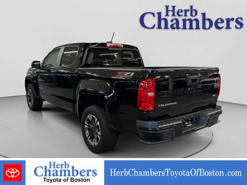 Used 2022 Chevrolet Colorado Z71 AWD/4WD image 3