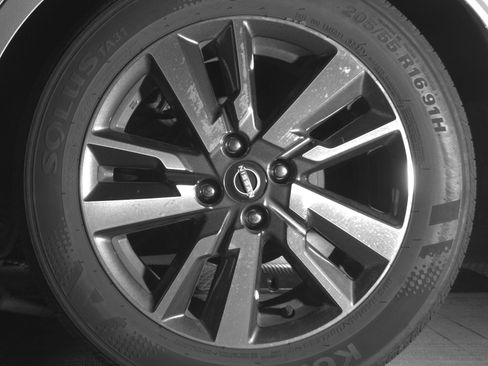 Used 2025 Nissan Versa SV image 14