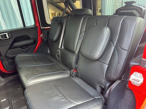 Used 2024 Jeep Wrangler Unlimited Rubicon 4xe image 22