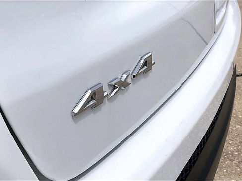 Used 2024 Jeep Compass Latitude AWD/4WD image 19