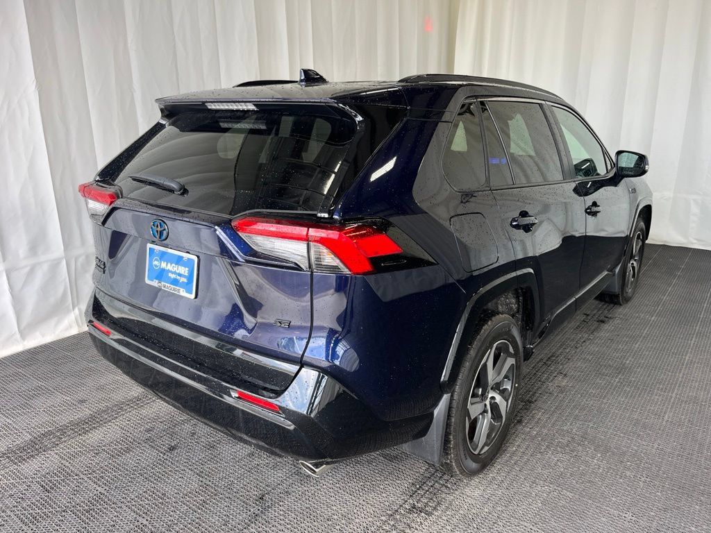 Used 2024 Toyota RAV4 SE w/ Weather & Moonroof Package AWD/4WD image 30