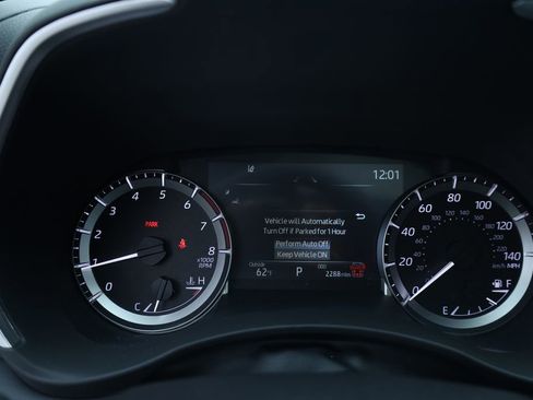 Used 2025 Toyota Highlander XLE image 31