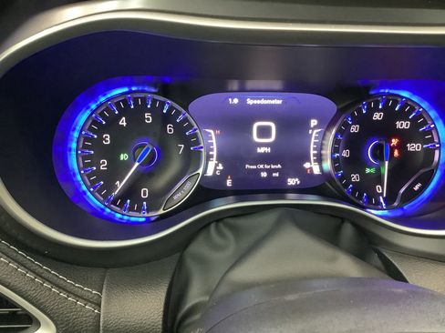 New 2026 Chrysler Pacifica Select FWD image 18