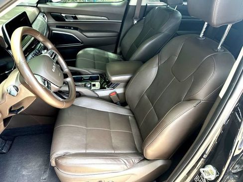 Used 2022 Kia Telluride SX w/ Towing Package FWD image 9