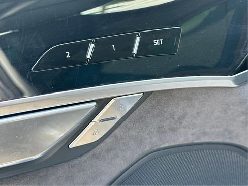 Used 2020 Audi A8 L 4.0T w/ Sport Plus Package image 34