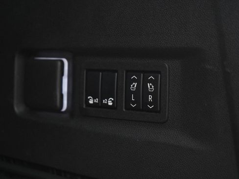 Used 2023 GMC Yukon SLT image 20