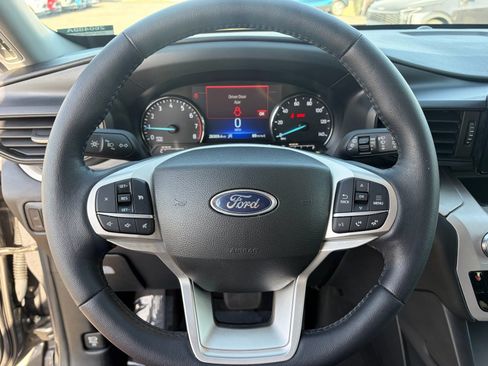 Used 2023 Ford Explorer XLT w/ Class IV Trailer Tow Package AWD/4WD image 14