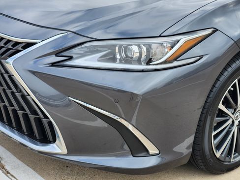 Used 2025 Lexus ES 350 w/ Premium Package image 6