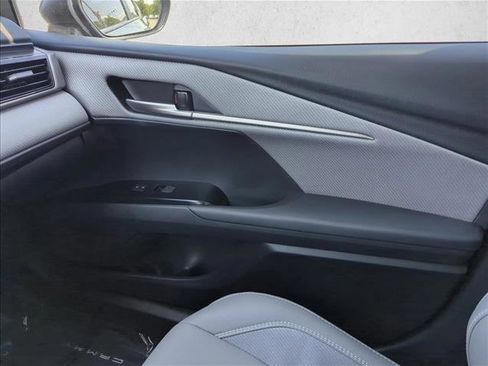 Used 2025 Toyota Camry SE w/ Convenience Package FWD image 24