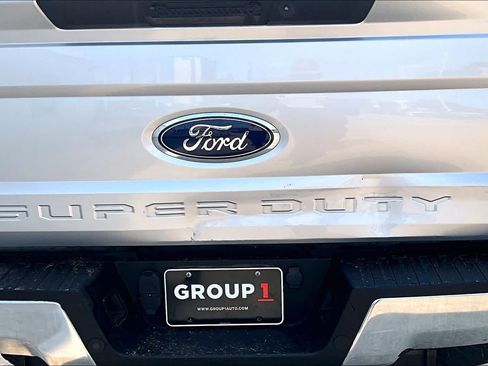Used 2019 Ford F250 Lariat w/ Lariat Value Package AWD/4WD image 8