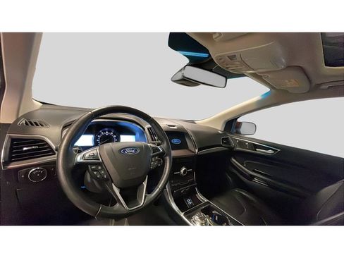 Used 2019 Ford Edge Titanium w/ Equipment Group 301A image 10