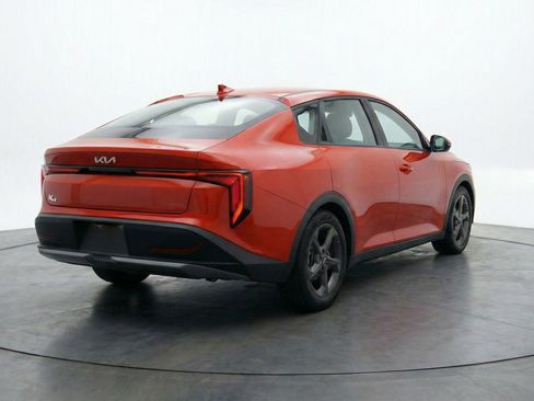 Used 2025 Kia K4 LXS image 9