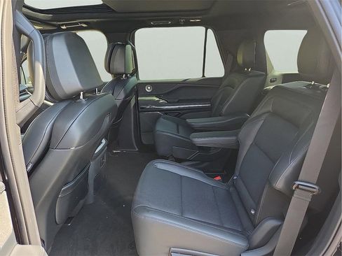 New 2025 Lincoln Navigator L Reserve w/ Jet Appearance Package image 9