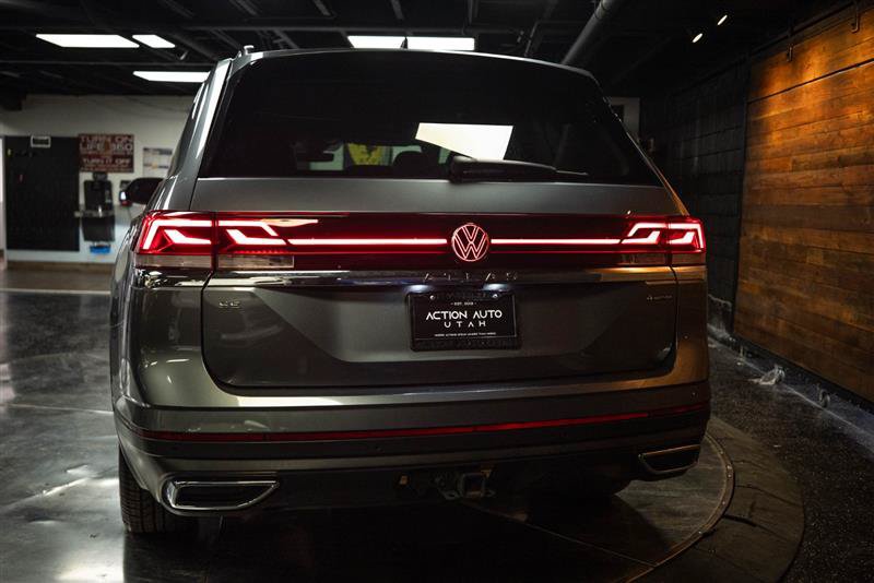 Used 2024 Volkswagen Atlas SE AWD/4WD image 6