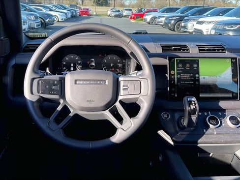Used 2025 Land Rover Defender 110 S image 8