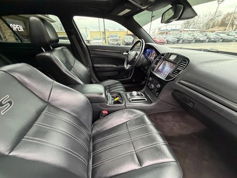 Used 2016 Chrysler 300 S image 16