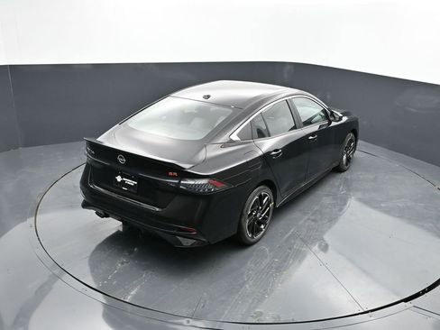 New 2026 Nissan Sentra SR w/ SR Premium Package FWD image 19