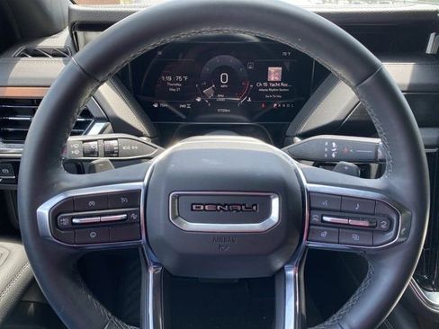 Used 2025 GMC Yukon Denali w/ Sun & Power Step Package AWD/4WD image 25