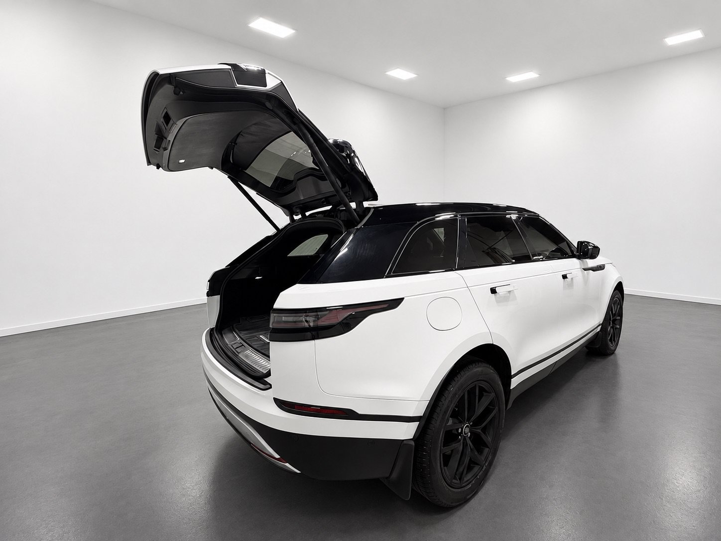 Used 2026 Land Rover Range Rover Velar S AWD/4WD image 8
