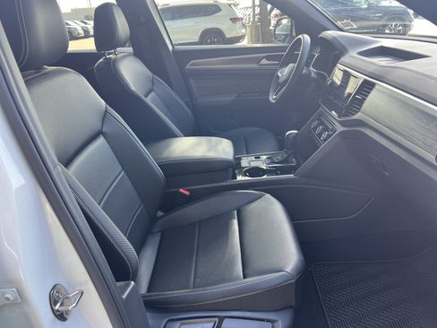 Used 2023 Volkswagen Atlas Cross Sport SE w/ Panoramic Sunroof Package FWD image 28